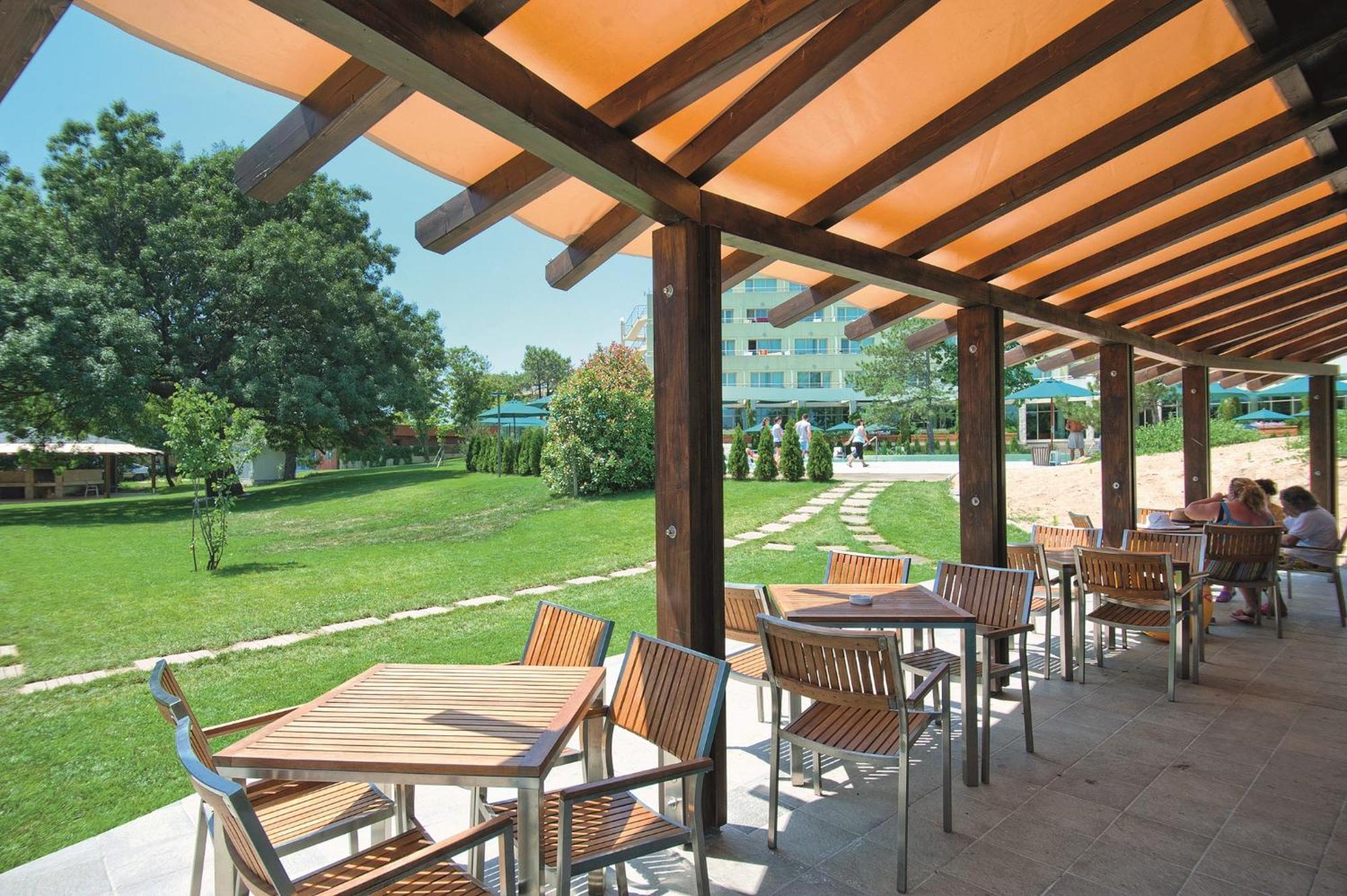 Jeravi Club Hotel Primorsko Exteriör bild